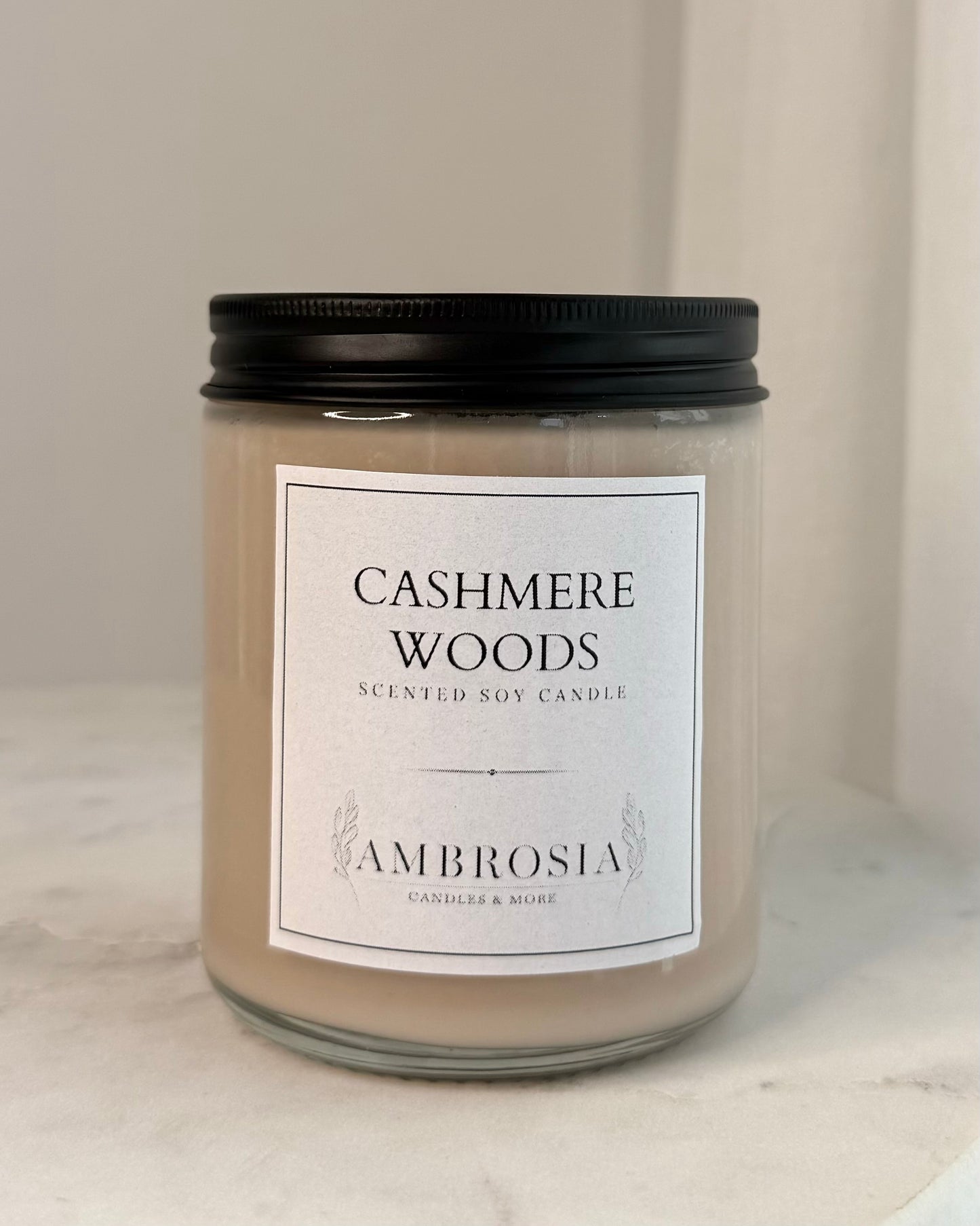 Cashmere Woods illatgyertya fa kanóccal