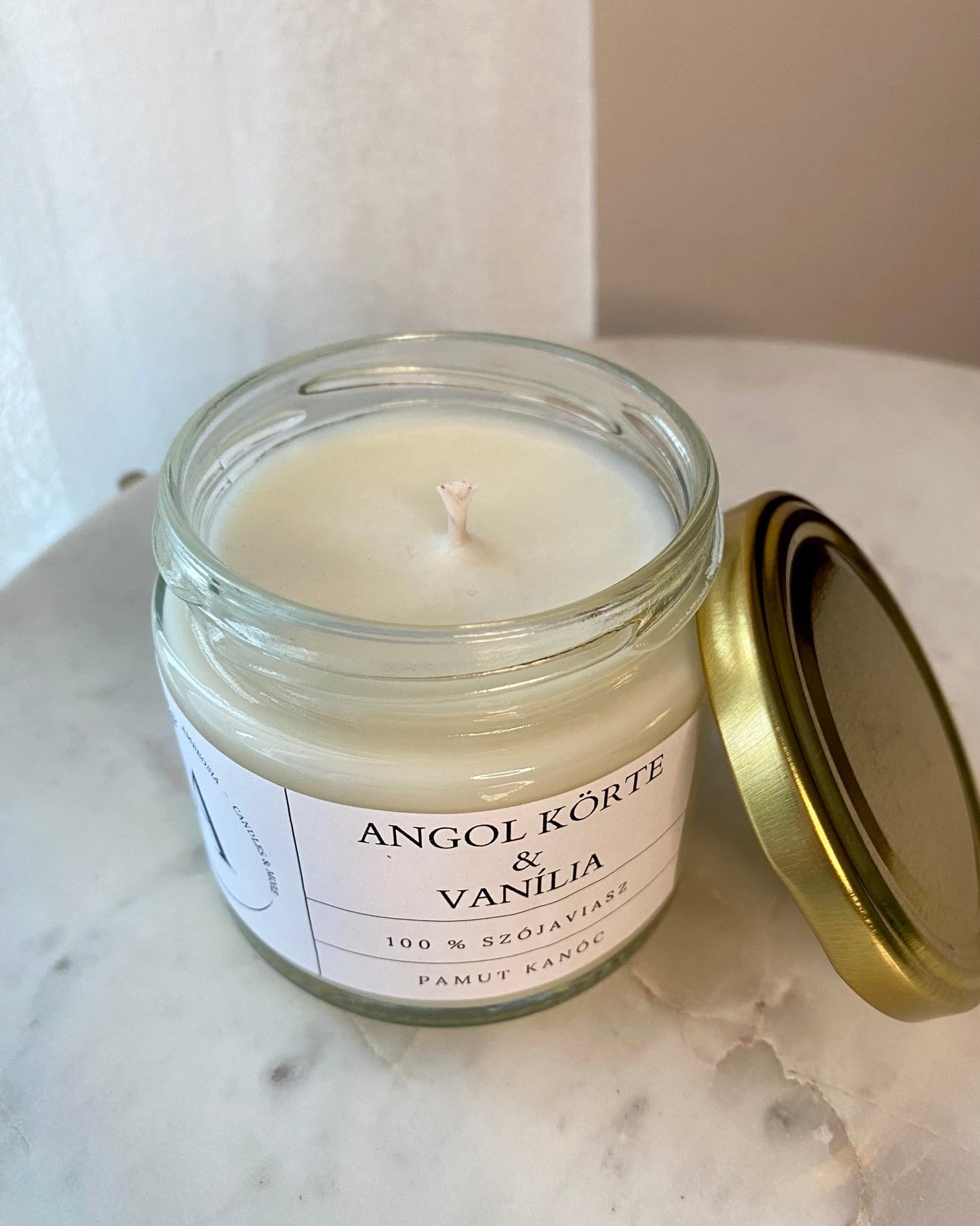 Angol körte & vanília illatgyertya pamut kanóccal - AMBROSIA Candles & More