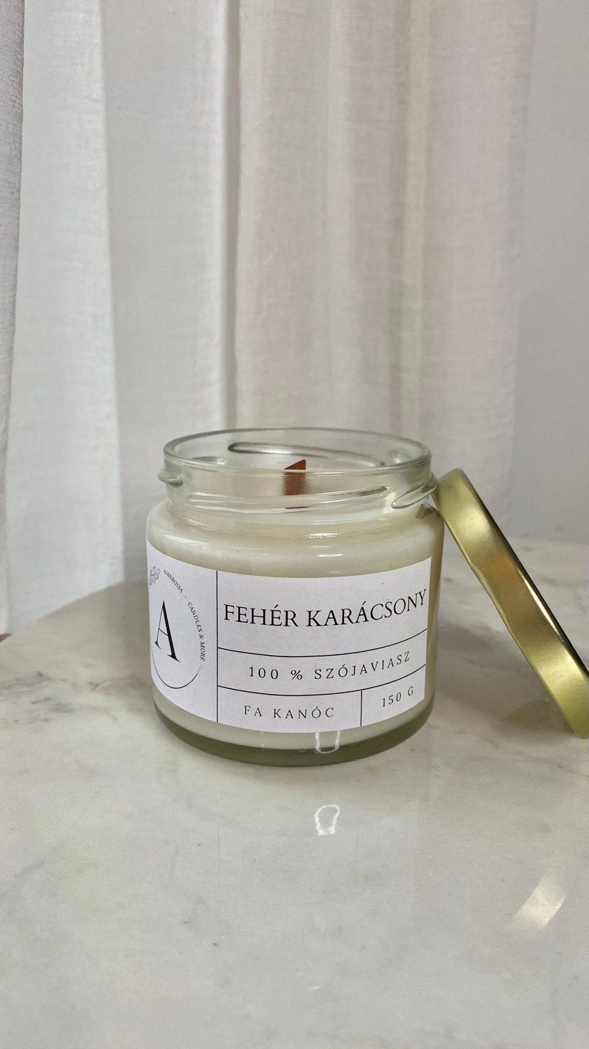 Fehér karácsony illatgyertya fa kanóccal - AMBROSIA Candles & More