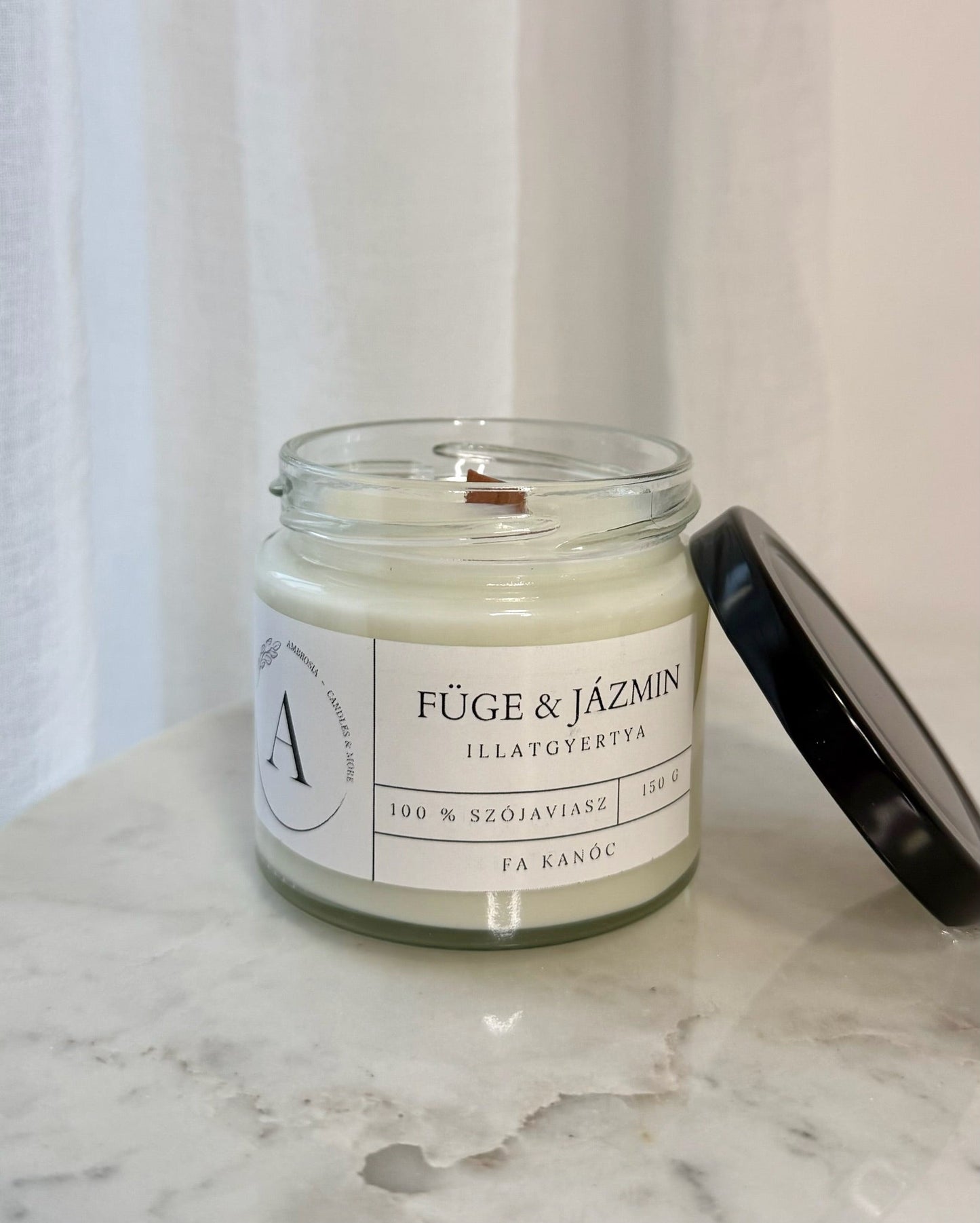 Füge & jázmin illatgyertya fa kanóccal - AMBROSIA Candles & More