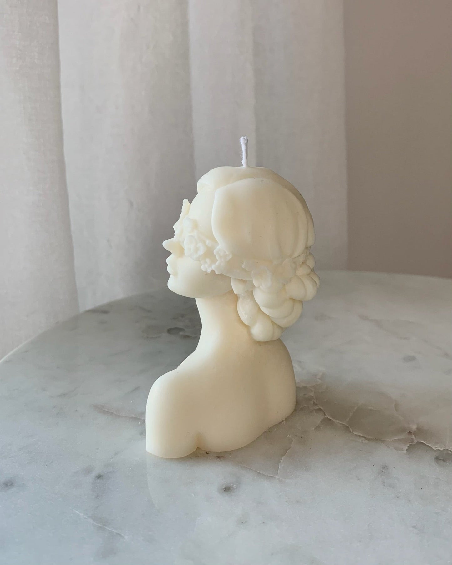 Koszorús női fej gyertya - AMBROSIA Candles & More