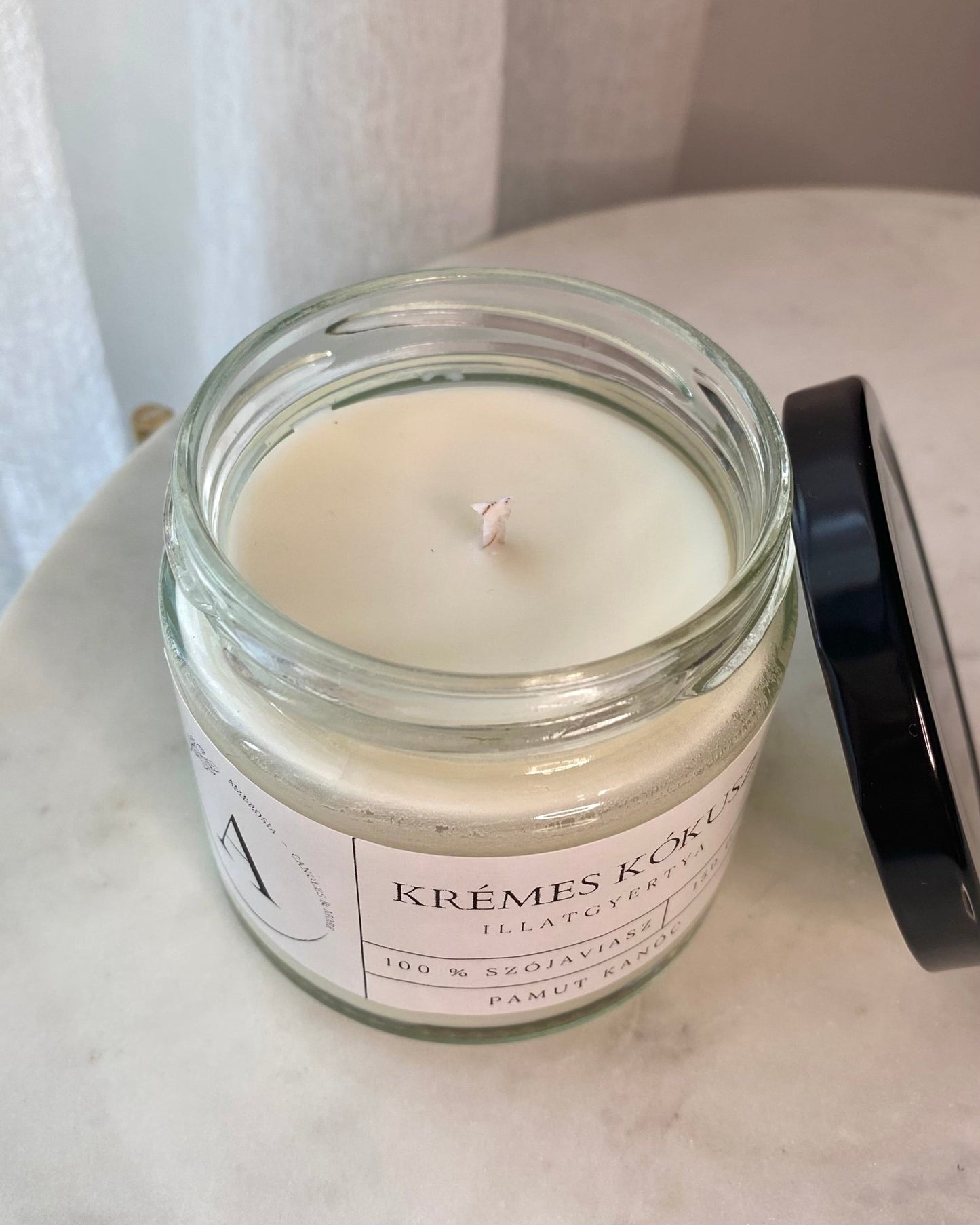 Krémes kókusz illatgyertya pamut kanóccal - AMBROSIA Candles & More