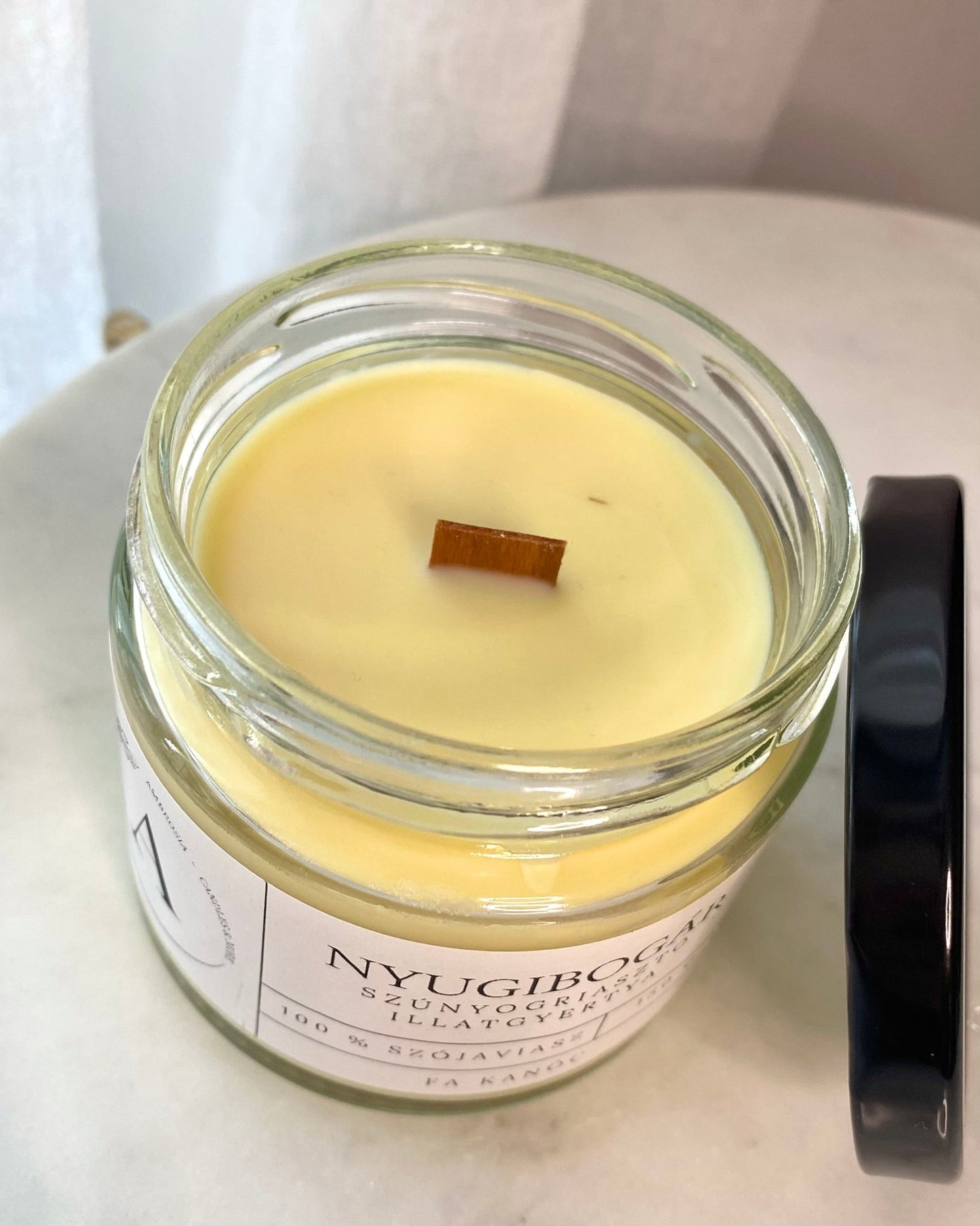 NyugiBogár szúnyogriasztó gyertya fa kanóccal - AMBROSIA Candles & More