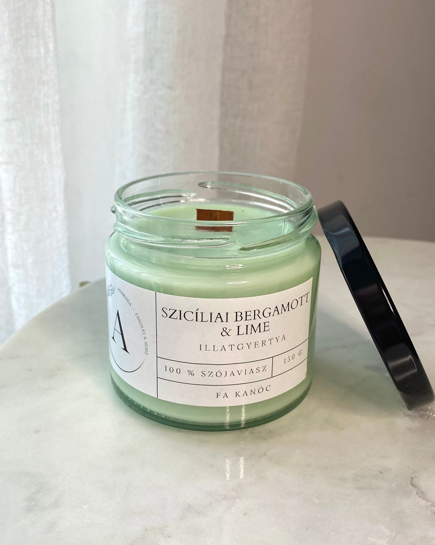 Szicíliai bergamott & lime illatgyertya fa kanóccal - AMBROSIA Candles & More