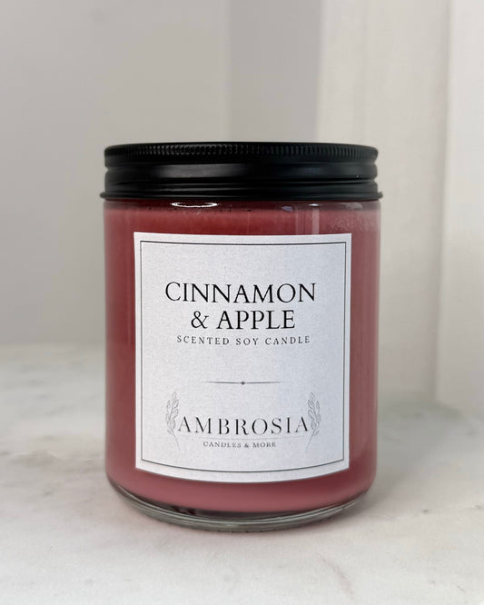 Cinnamon & Apple illatgyertya fa kanóccal