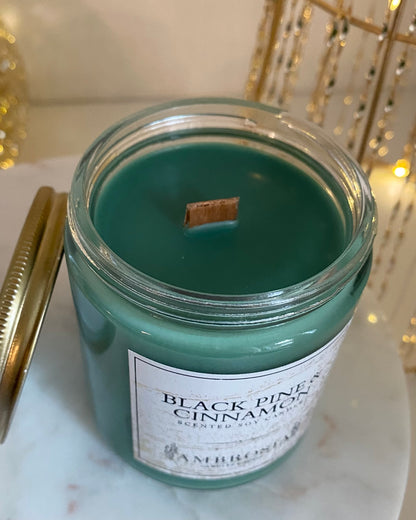 Black Pine & Cinnamon illatgyertya