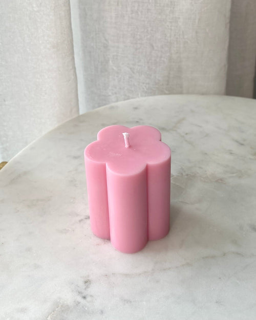 Babarózsaszín kis virág gyertya - AMBROSIA Candles & More