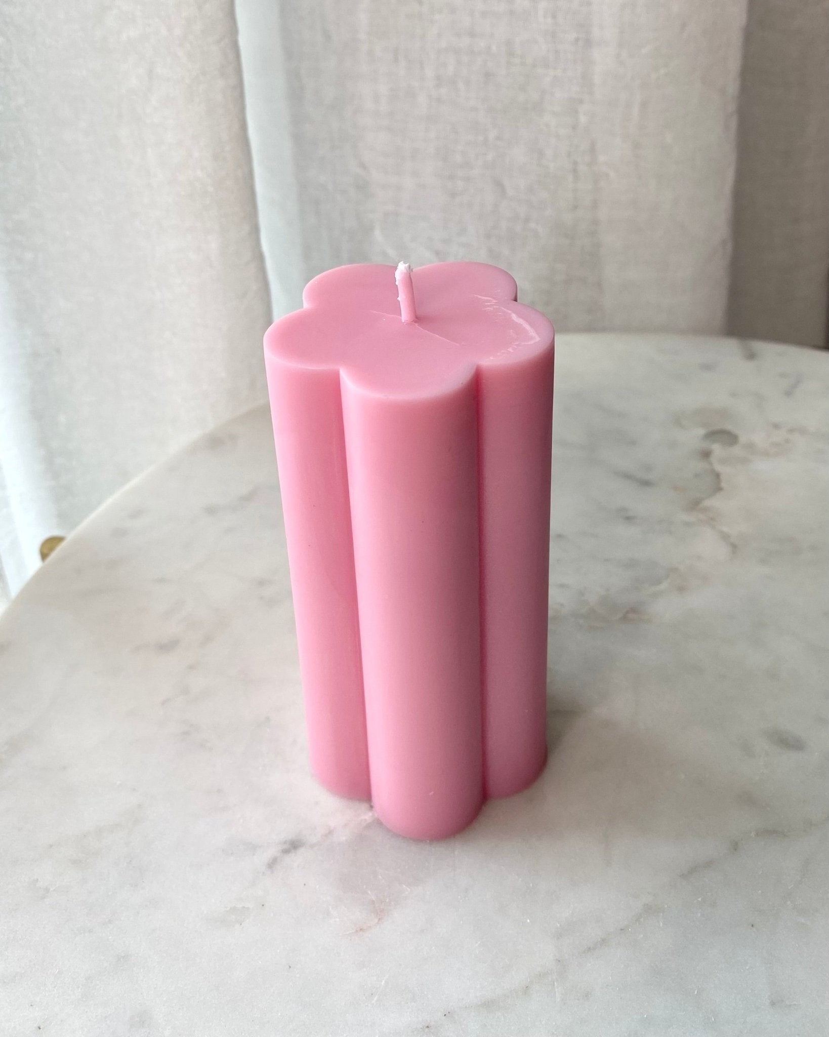 Babarózsaszín nagy virág gyertya - AMBROSIA Candles & More