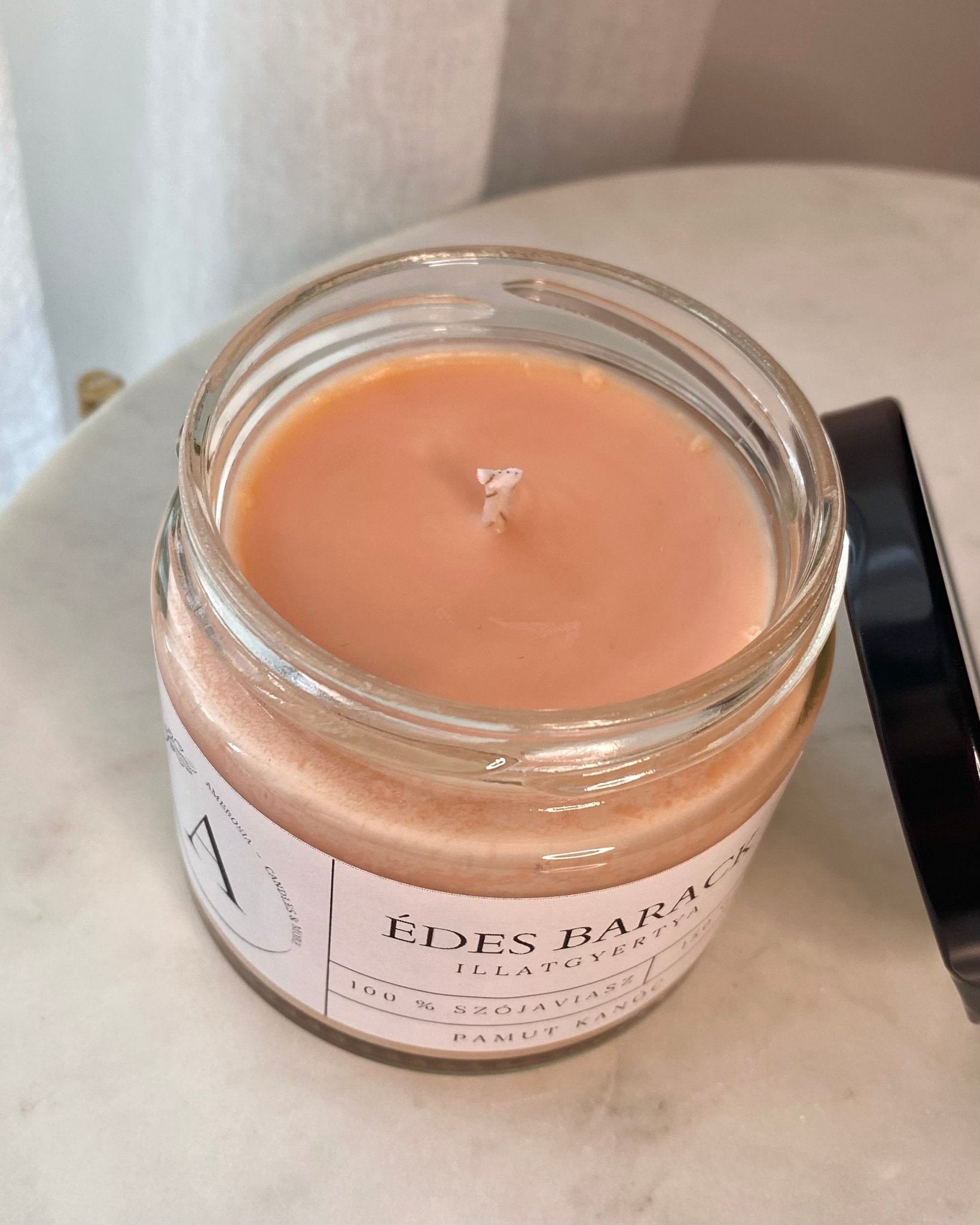 Édes barack illatgyertya pamut kanóccal - AMBROSIA Candles & More