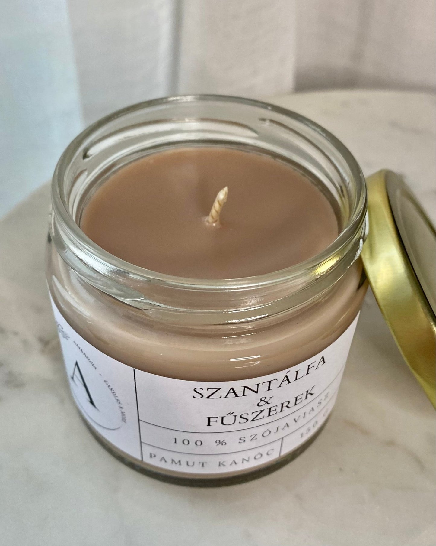 Szantálfa és fűszerek illatgyertya pamut kanóccal - AMBROSIA Candles & More